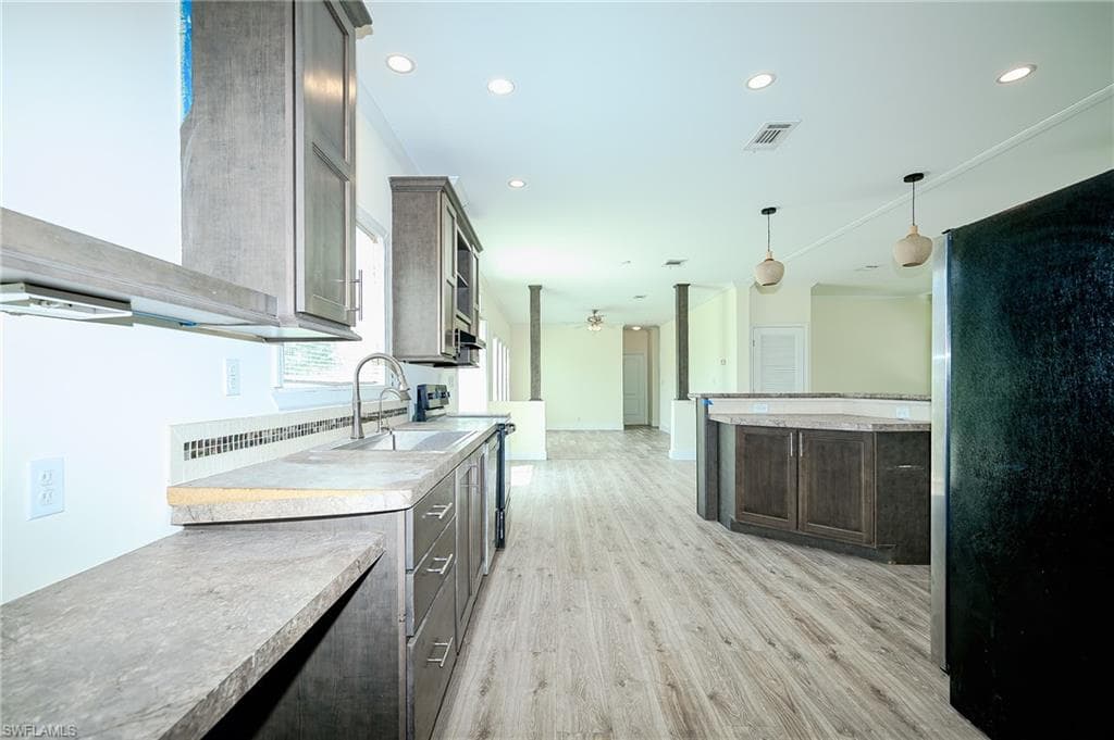 4660 43rd Ave NE, Naples, FL 34120-5