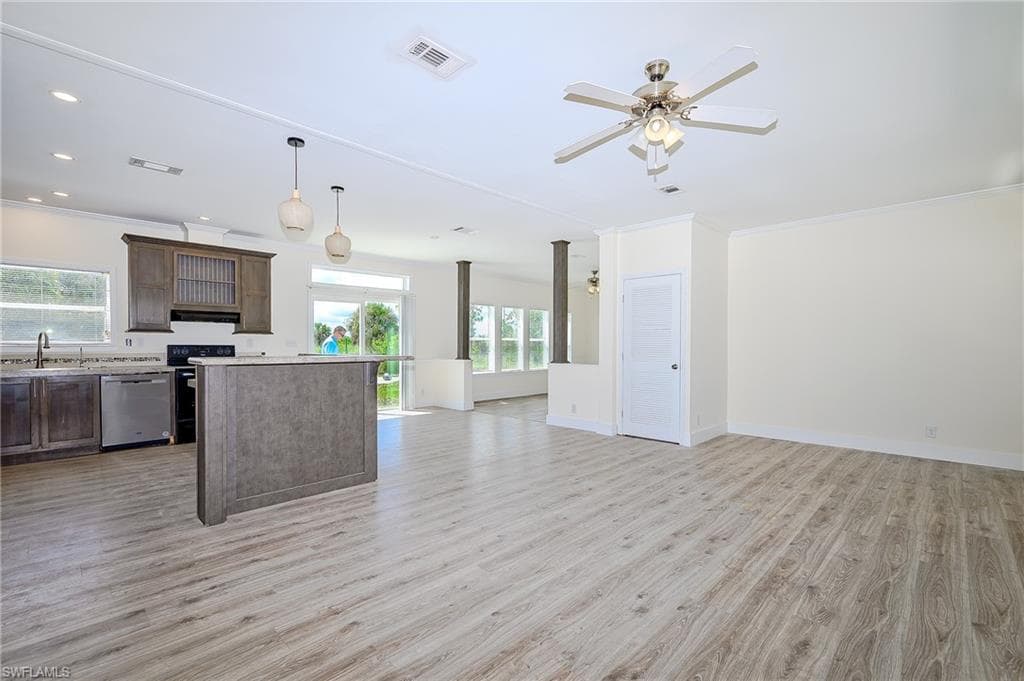 4660 43rd Ave NE, Naples, FL 34120-6