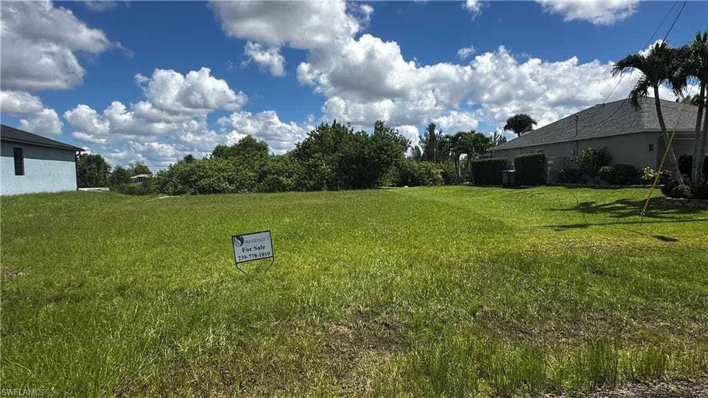 1135 28th Pl, Cape Coral, FL 33993-1
