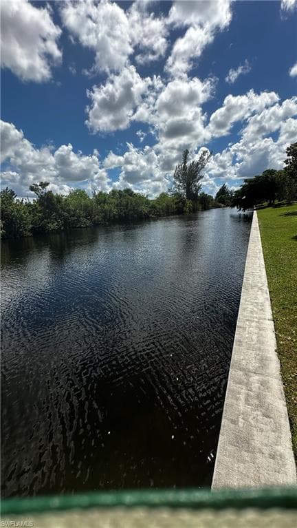 1135 28th Pl, Cape Coral, FL 33993-2