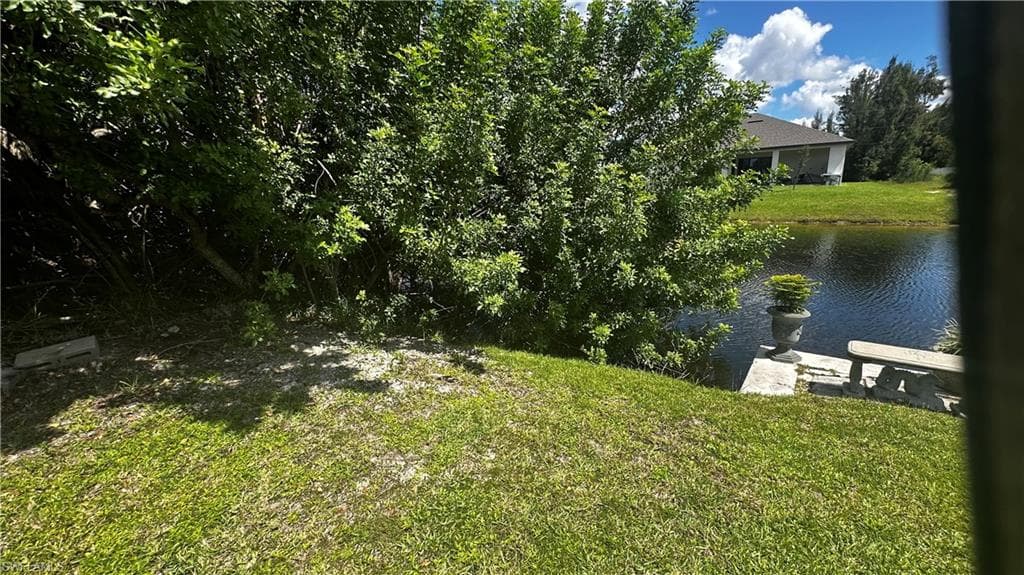 1135 28th Pl, Cape Coral, FL 33993-6