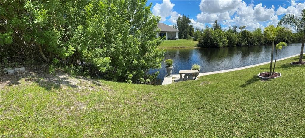 1135 28th Pl, Cape Coral, FL 33993-7