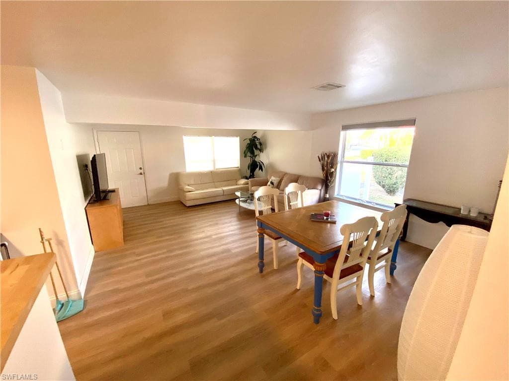 1340 5th Ave N, Naples, FL 34102-10