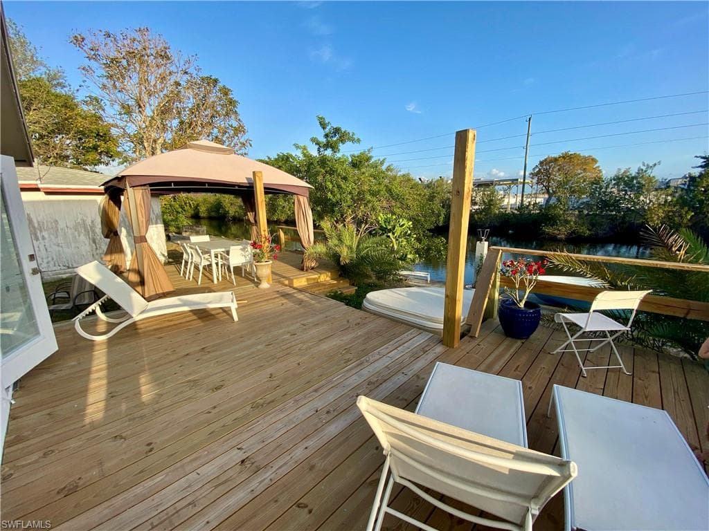 1340 5th Ave N, Naples, FL 34102-2
