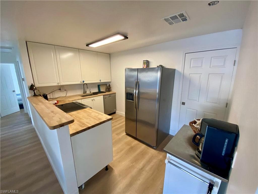 1340 5th Ave N, Naples, FL 34102-4