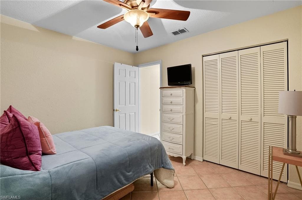 3626 Kent Dr, Naples, FL 34112-21