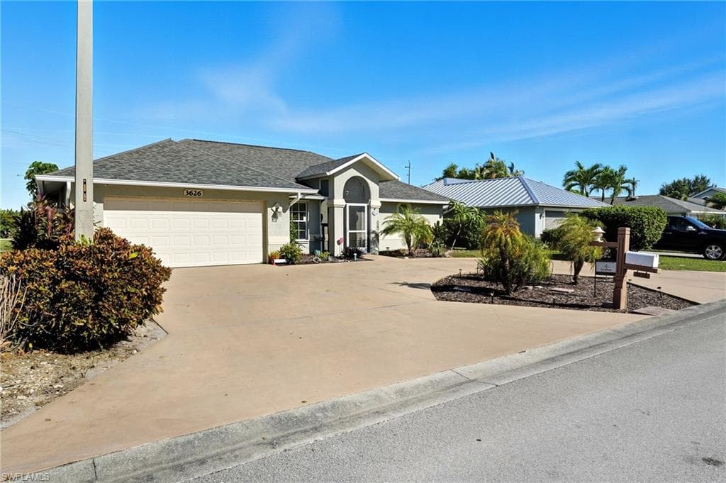 3626 Kent Dr, Naples, FL 34112-2