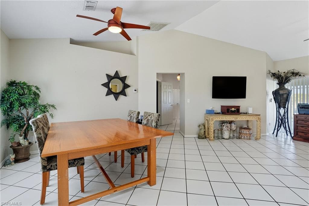 3626 Kent Dr, Naples, FL 34112-5