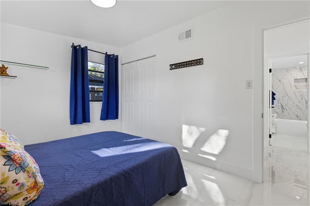 1280 Pine St, Naples, FL 34104-31