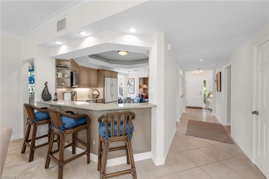 496 Edgemere Way E 1, Naples, FL 34105-8