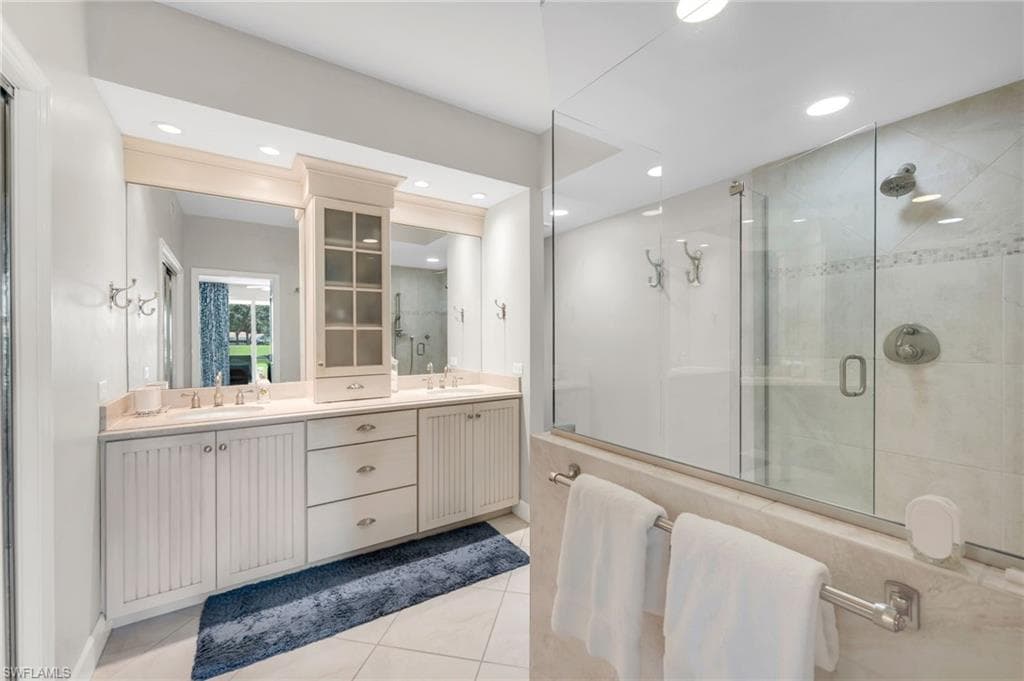 496 Edgemere Way E 1, Naples, FL 34105-12