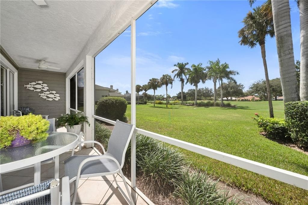 496 Edgemere Way E 1, Naples, FL 34105-16