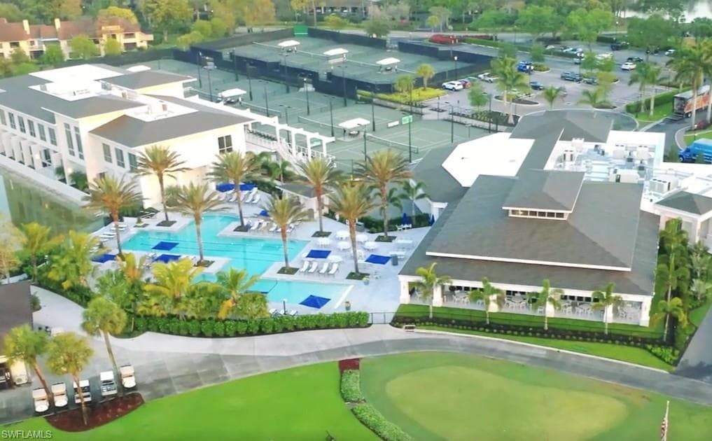 496 Edgemere Way E 1, Naples, FL 34105-21