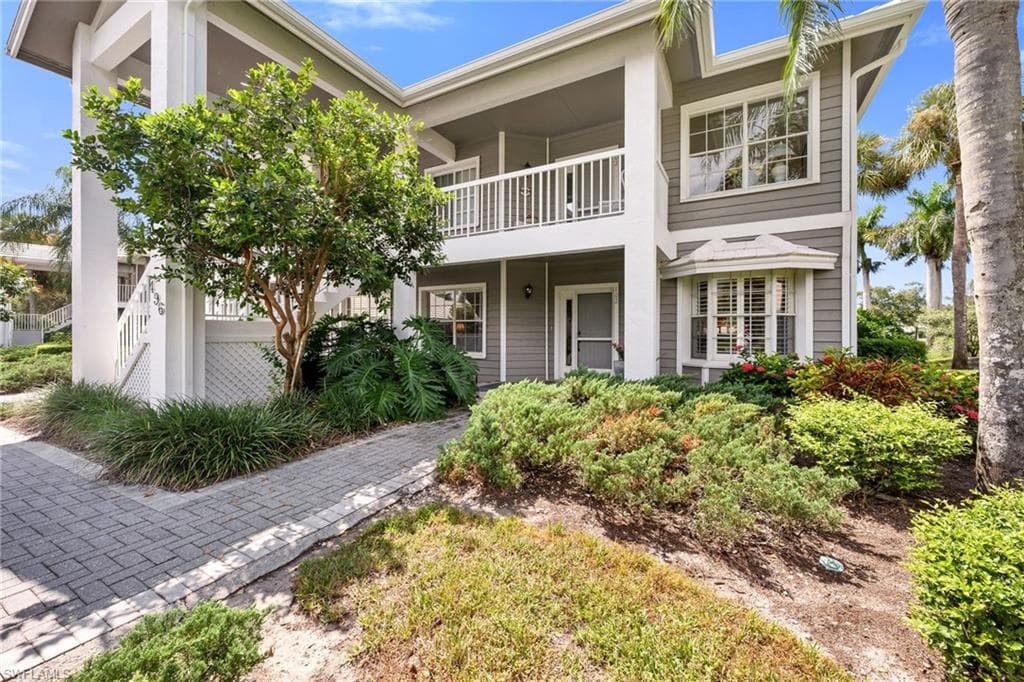 496 Edgemere Way E 1, Naples, FL 34105-2