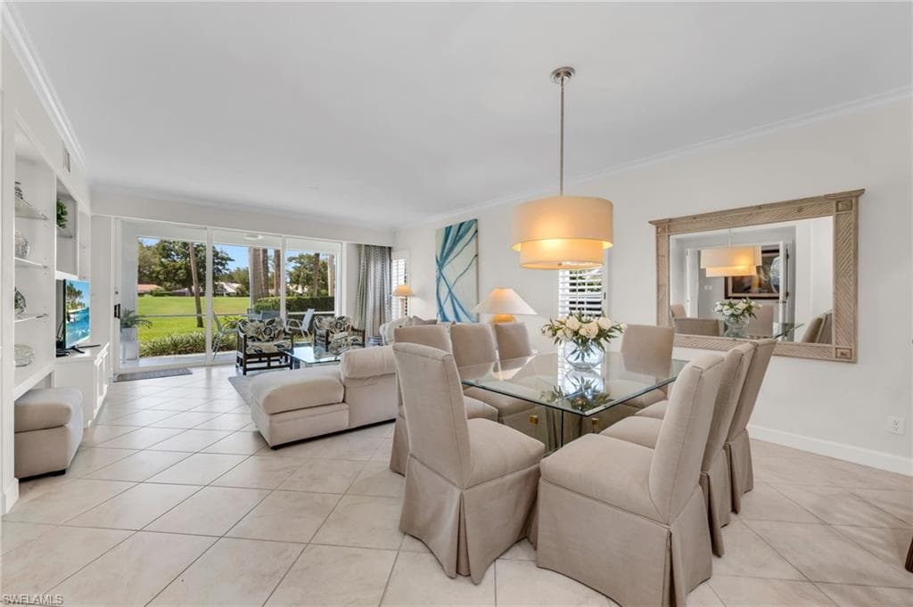 496 Edgemere Way E 1, Naples, FL 34105-7