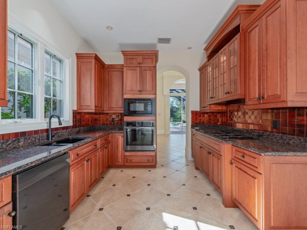 15727 Villoresi Way, Naples, FL 34110-15