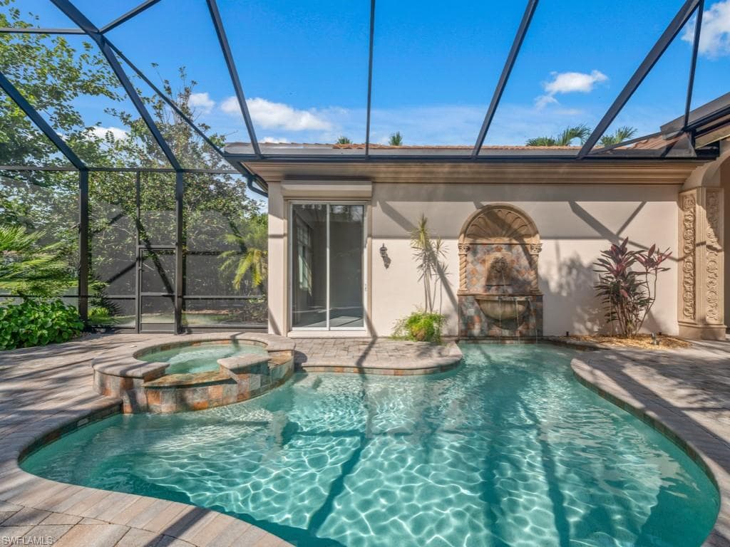 15727 Villoresi Way, Naples, FL 34110-27