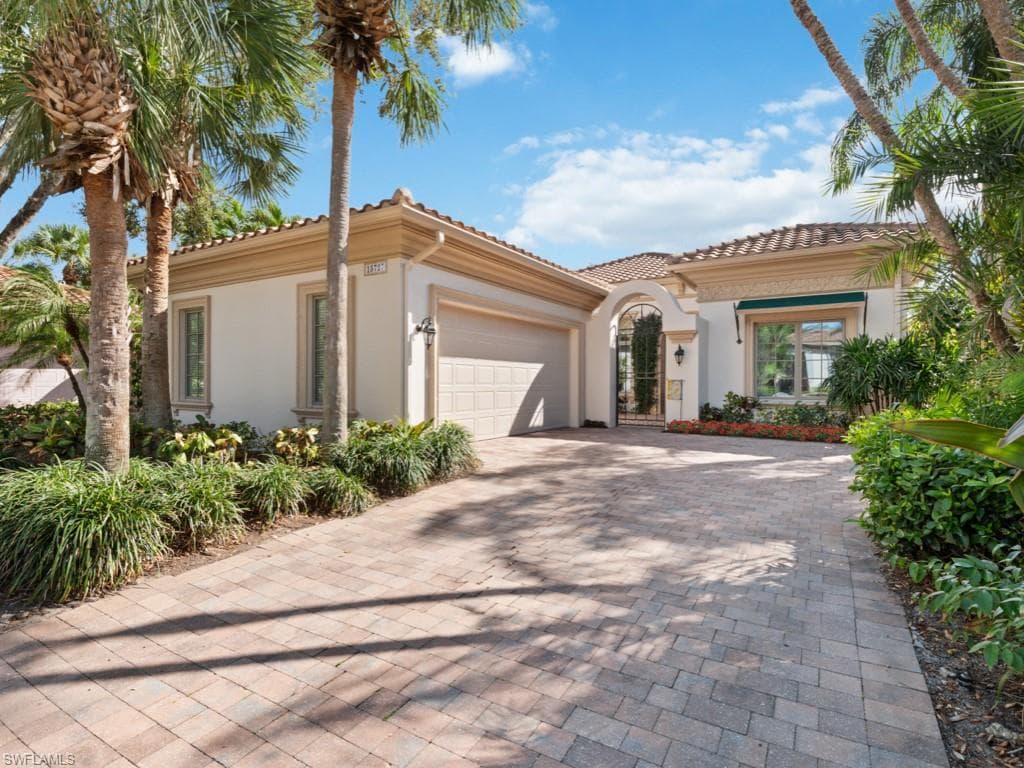 15727 Villoresi Way, Naples, FL 34110-2