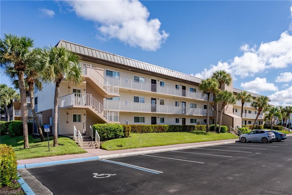 1008 Manatee Rd G104, Naples, FL 34114-1