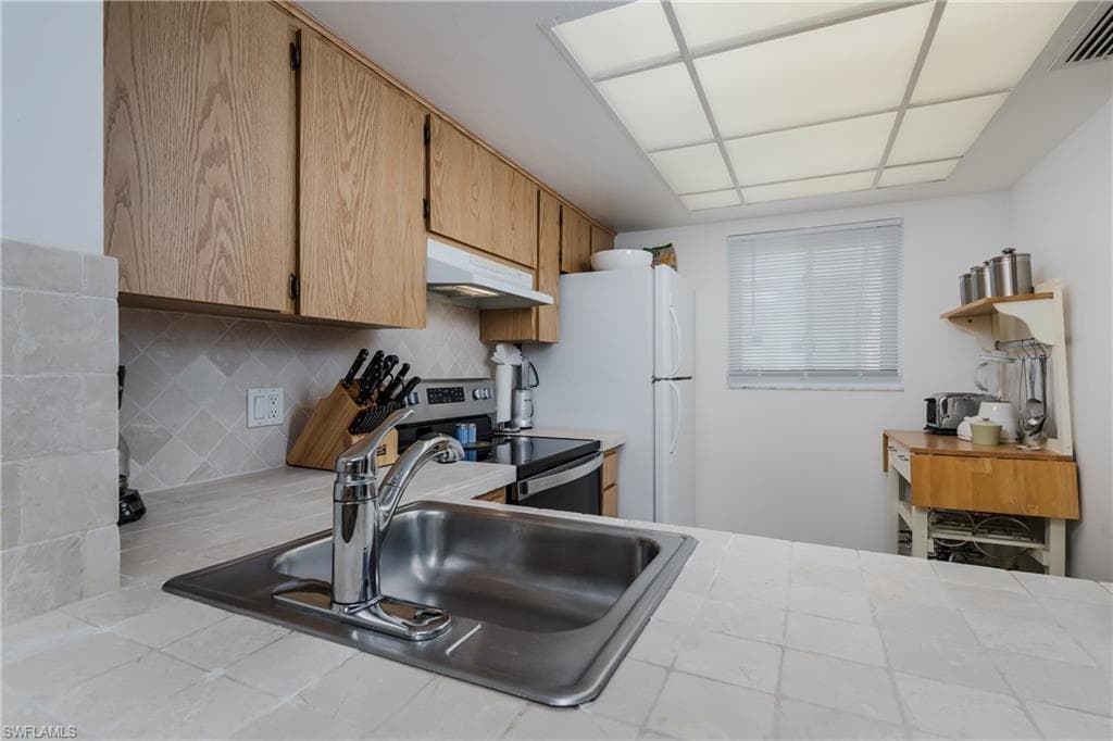 1008 Manatee Rd G104, Naples, FL 34114-6