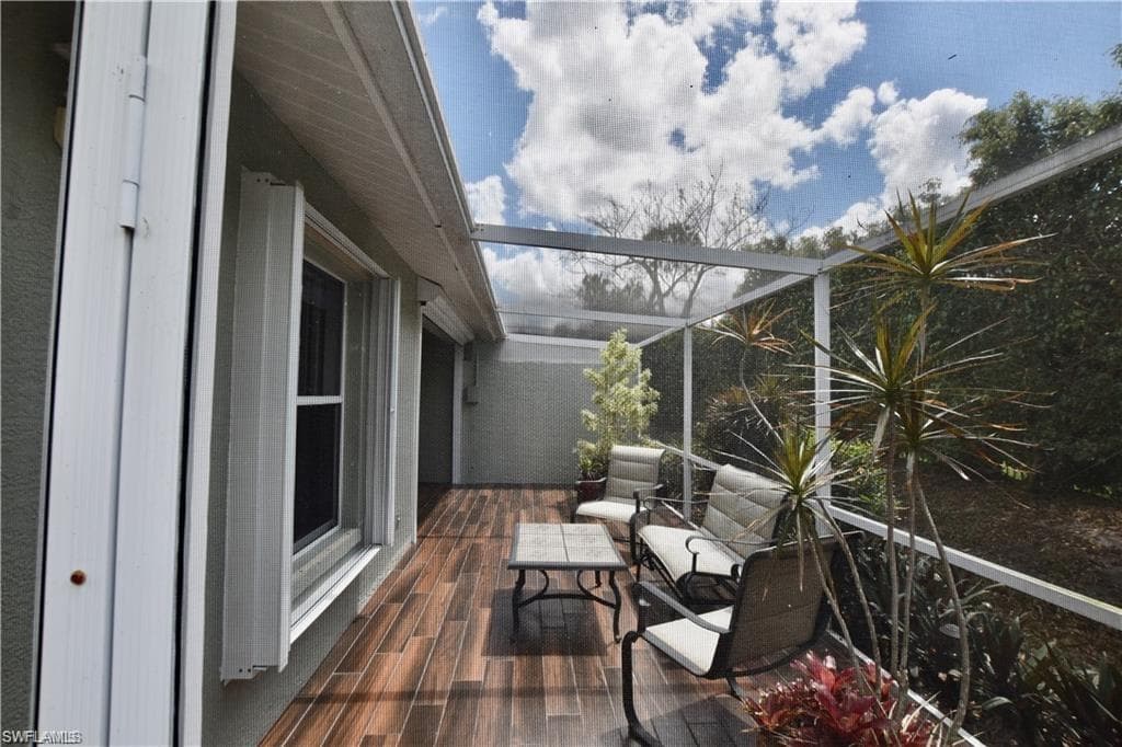 1752 Royal Cir, Naples, FL 34112-6
