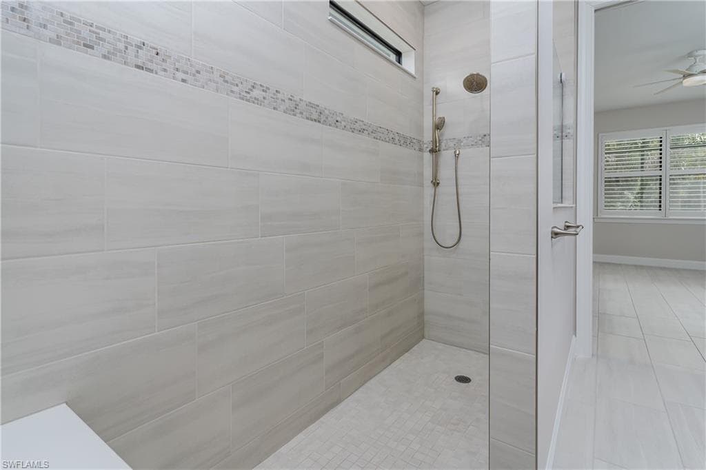 6856 Winding Cypress Dr, Naples, FL 34114-14