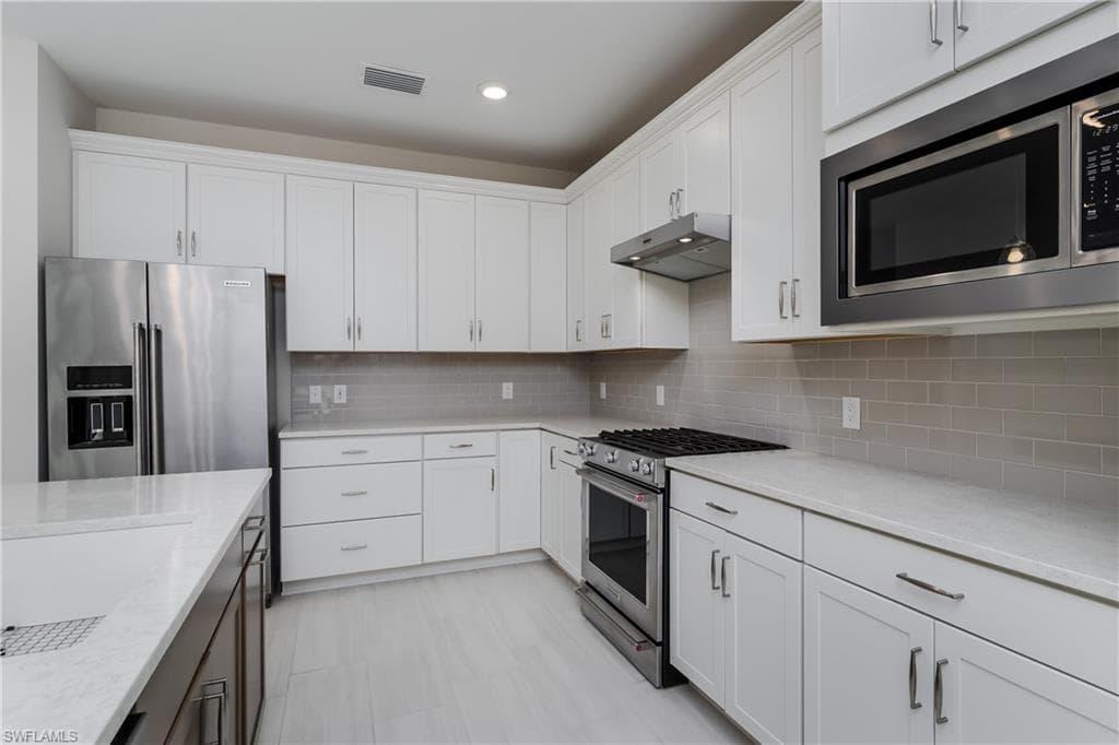 6856 Winding Cypress Dr, Naples, FL 34114-17