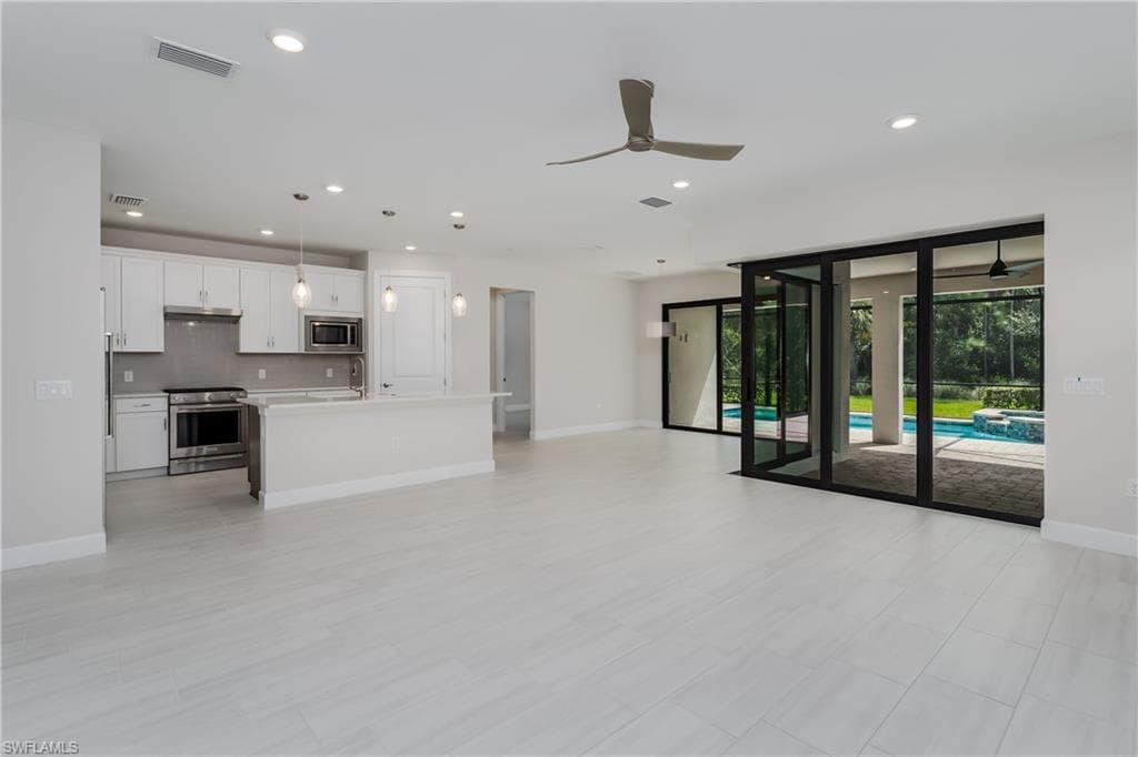 6856 Winding Cypress Dr, Naples, FL 34114-20