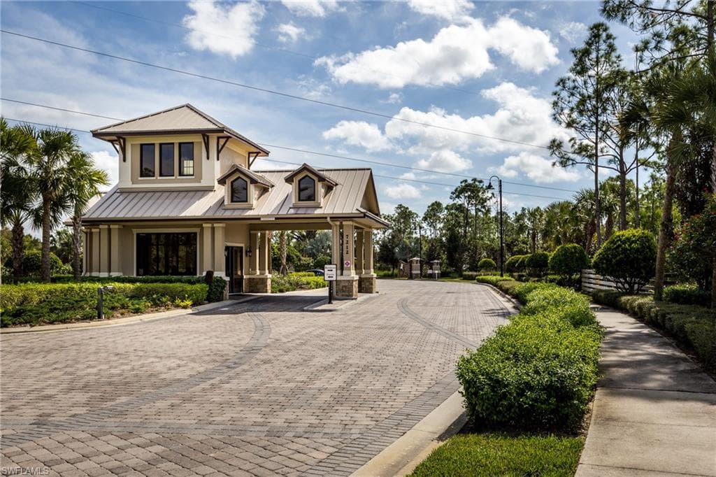 6856 Winding Cypress Dr, Naples, FL 34114-36