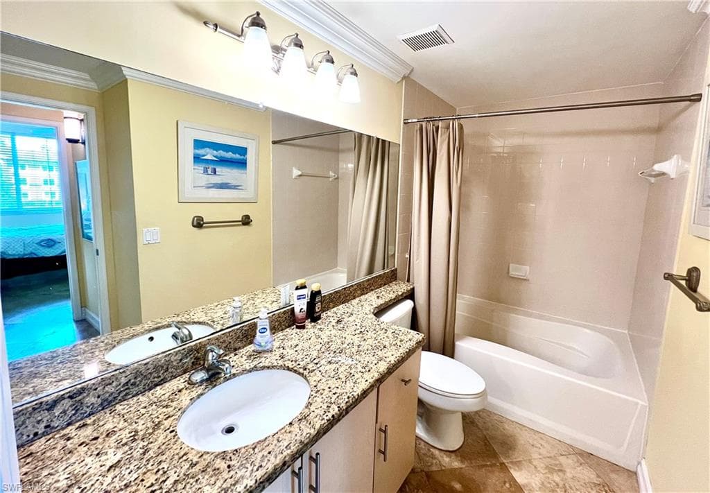 1210 Reserve Way 204, Naples, FL 34105-21