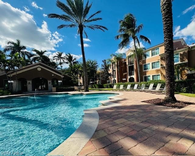 1210 Reserve Way 204, Naples, FL 34105-36