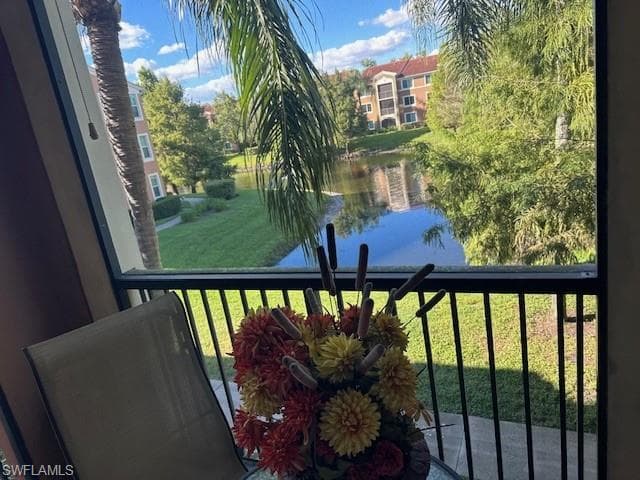 1210 Reserve Way 204, Naples, FL 34105-2