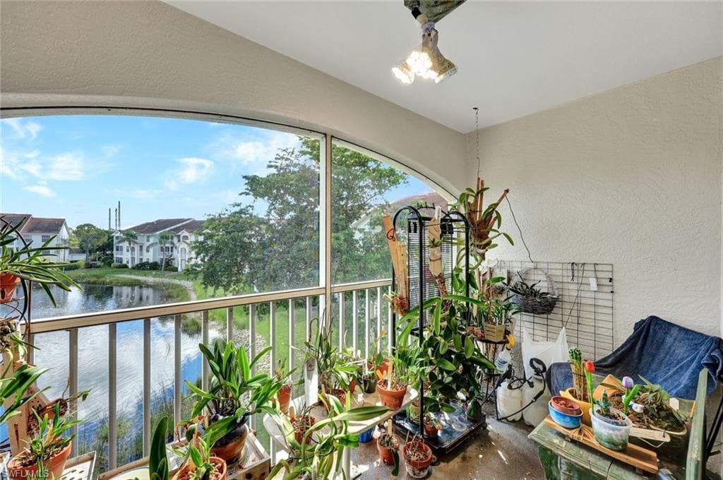 4630 Saint Croix Ln 831, Naples, FL 34109-15