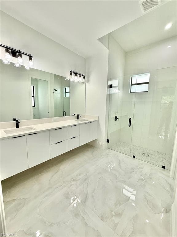 2135 Della Dr, Naples, FL 34117-8