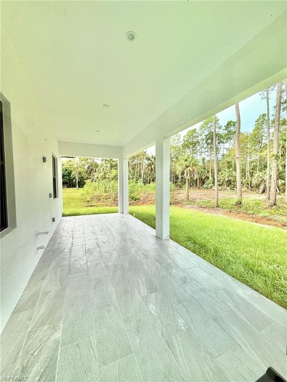 2135 Della Dr, Naples, FL 34117-2