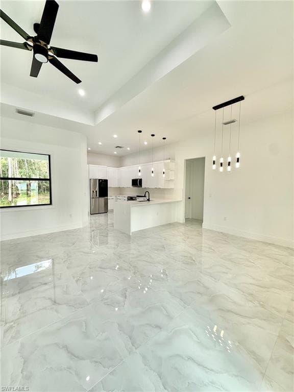 2135 Della Dr, Naples, FL 34117-6