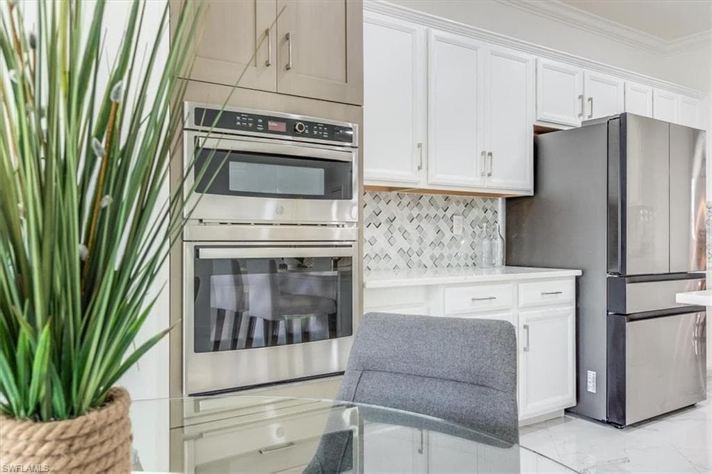 2172 Cara Cara Way, Naples, FL 34120-4