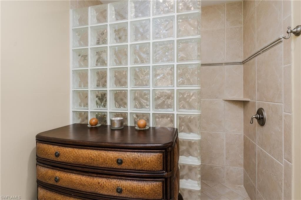 119 Balfour Dr, Marco Island, FL 34145-24