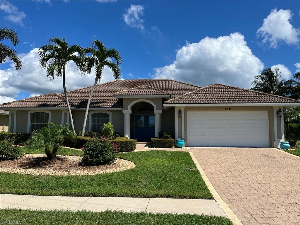 119 Balfour Dr, Marco Island, FL 34145-36