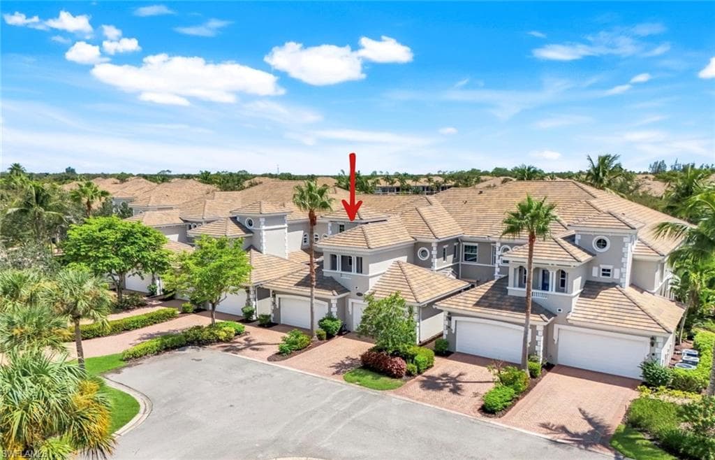 9242 Tesoro Ln 1-203, Naples, FL 34114-1