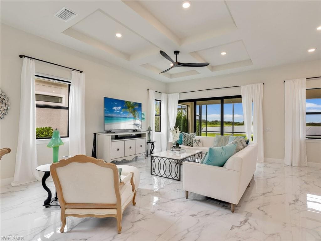 19724 Aqua View Ln, Fort Myers, FL 33913-8