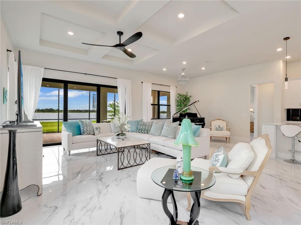 19724 Aqua View Ln, Fort Myers, FL 33913-9