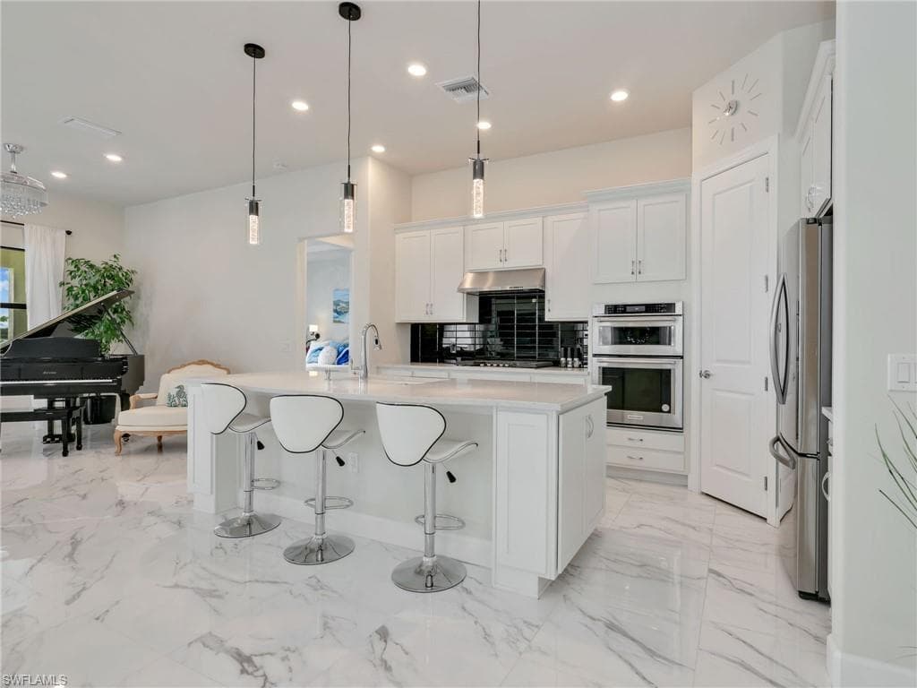 19724 Aqua View Ln, Fort Myers, FL 33913-13