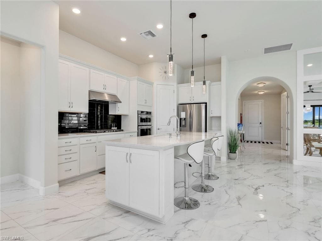 19724 Aqua View Ln, Fort Myers, FL 33913-14