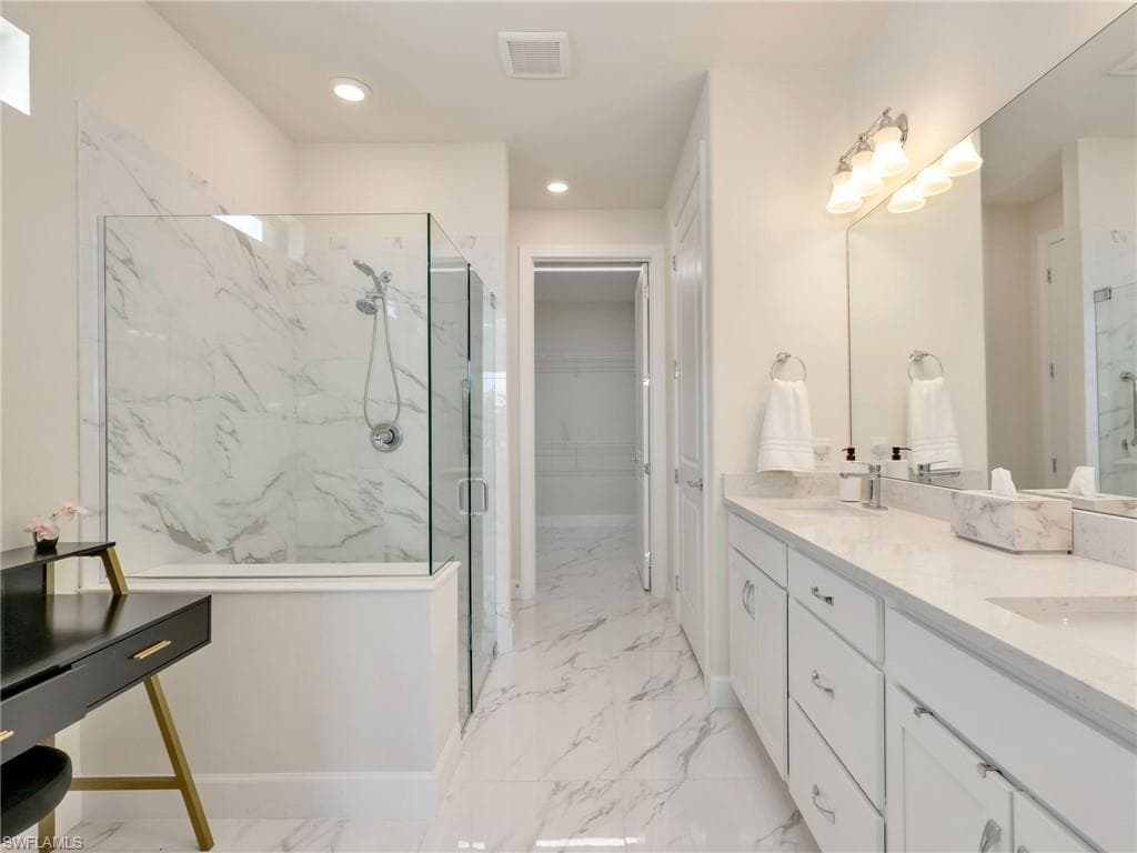 19724 Aqua View Ln, Fort Myers, FL 33913-20