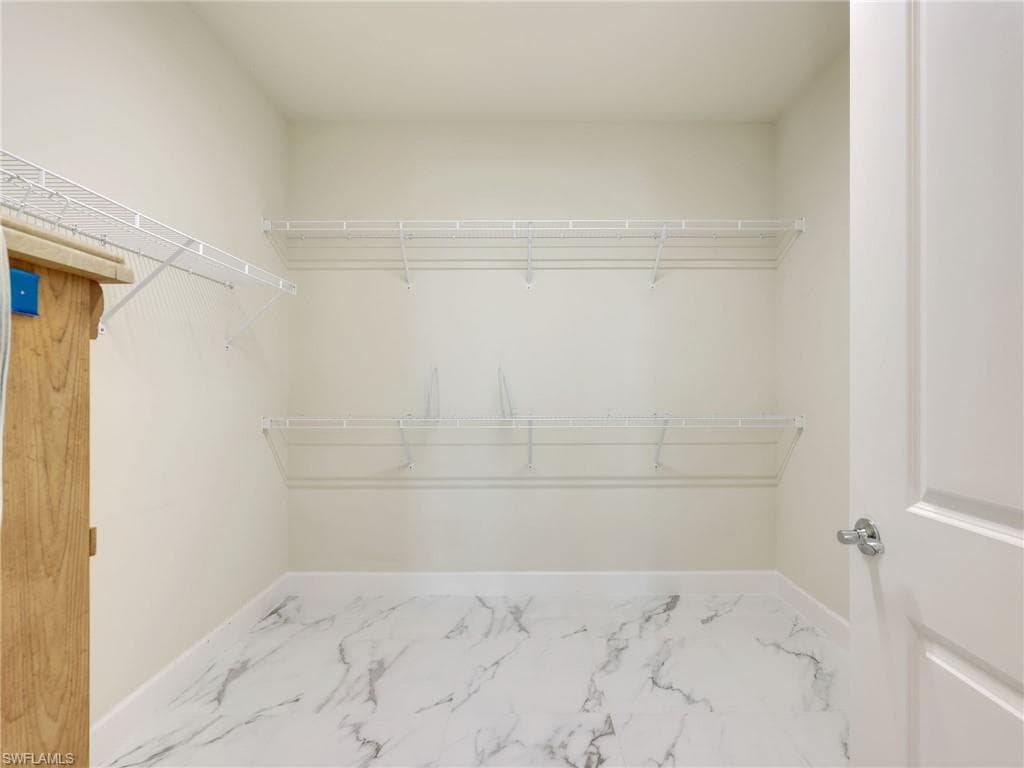 19724 Aqua View Ln, Fort Myers, FL 33913-22