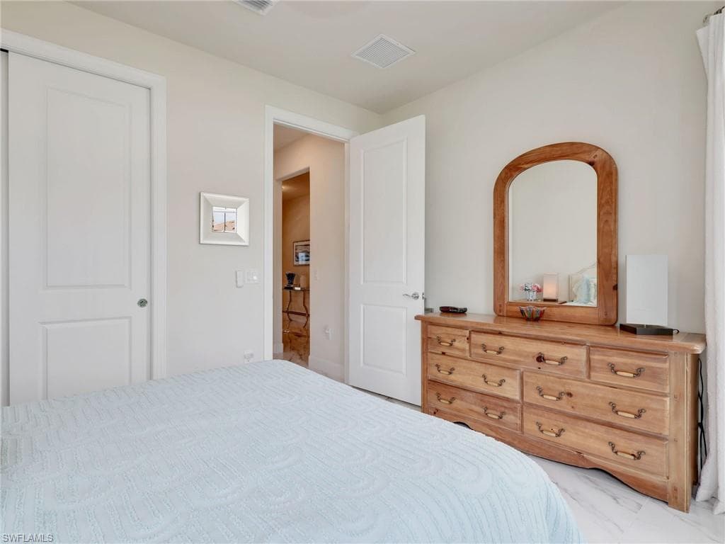 19724 Aqua View Ln, Fort Myers, FL 33913-24