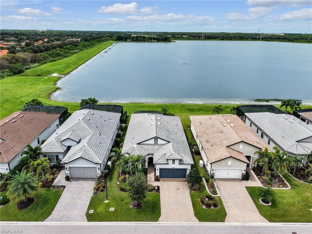 19724 Aqua View Ln, Fort Myers, FL 33913-36