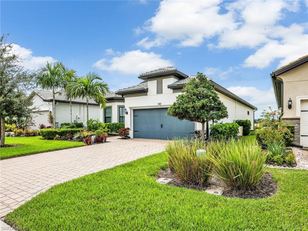 19724 Aqua View Ln, Fort Myers, FL 33913-2