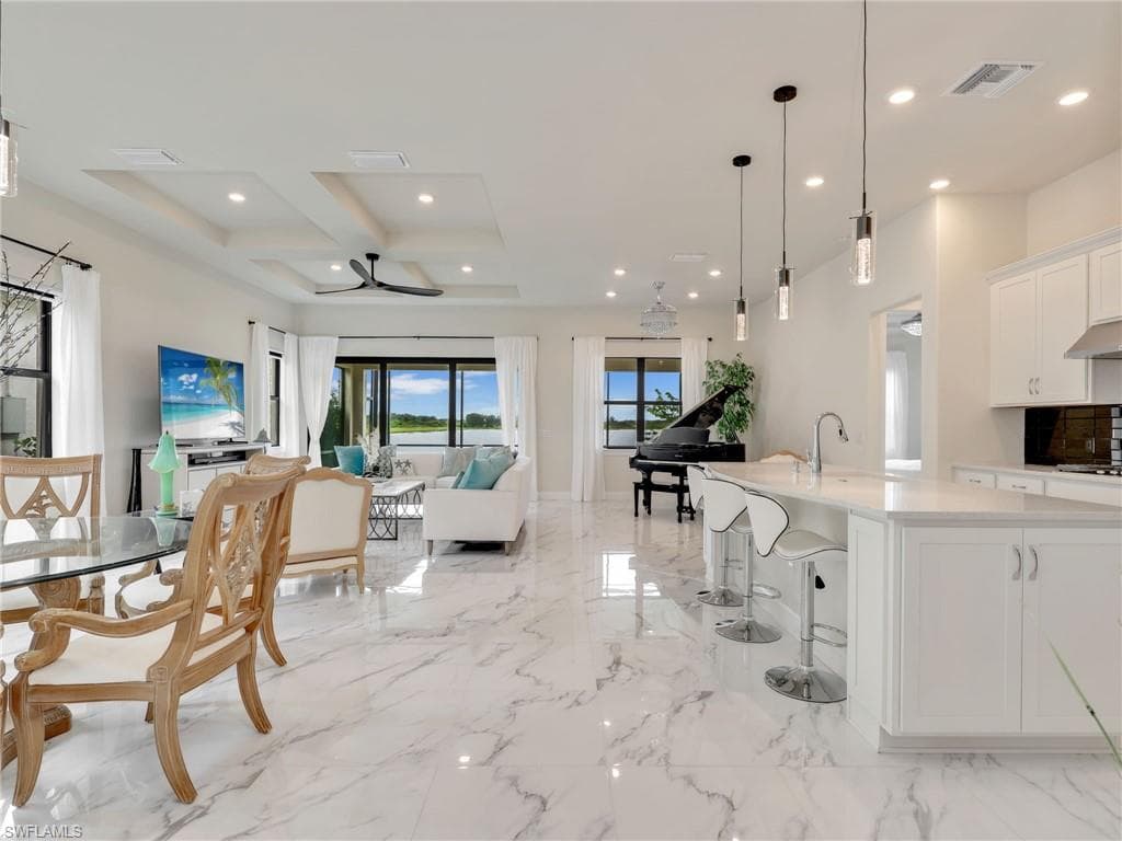 19724 Aqua View Ln, Fort Myers, FL 33913-6